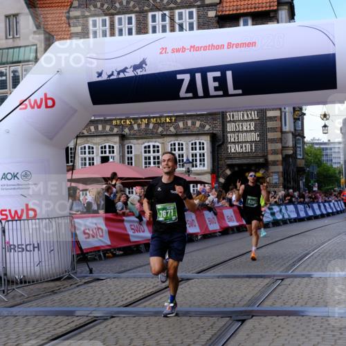 13.09.2026 - 21. swb-Marathon Bremen Tim E. http://msf.ph/oto/10360198 13.09.2026 12:57:18 Ziel 365, 573, 6201, 7118, 7671 meine-sportfotos.de
