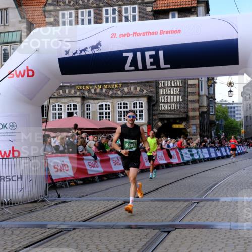 13.09.2026 - 21. swb-Marathon Bremen Tim E. http://msf.ph/oto/10360251 13.09.2026 12:57:19 Ziel 365, 573, 3368, 6201, 7118, 7671 meine-sportfotos.de