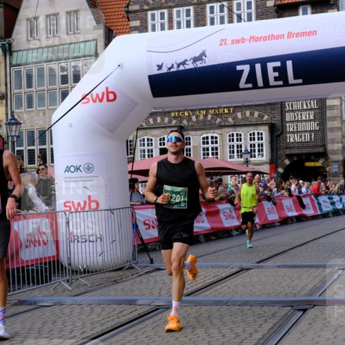 13.09.2026 - 21. swb-Marathon Bremen Tim E. http://msf.ph/oto/10360322 13.09.2026 12:57:20 Ziel 365, 573, 850, 3368, 6201, 7118, 7671 meine-sportfotos.de