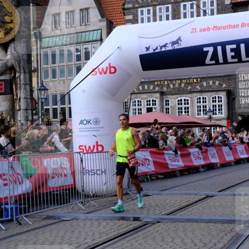 13.09.2026 - 21. swb-Marathon Bremen Tim E. http://msf.ph/oto/10360345 13.09.2026 12:57:22 Ziel 365, 573, 850, 3368, 6201, 7671 meine-sportfotos.de