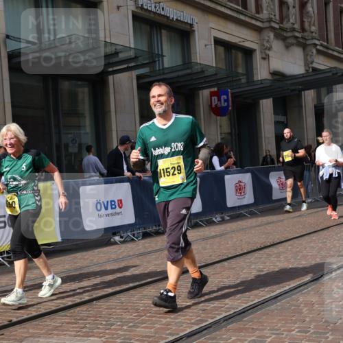 13.09.2026 - 21. swb-Marathon Bremen Strokosch-Dieckow http://msf.ph/oto/10360358 13.09.2026 11:20:23 Ziel 10161, 11529, 11530, 11541, 11675, 11980, 12153, 12316, 12317, 11244, 11296, 11333, 11337, 12285, 12374 meine-sportfotos.de