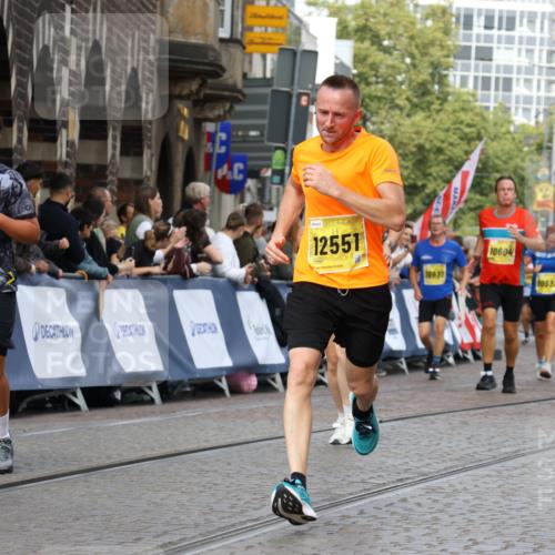 13.09.2026 - 21. swb-Marathon Bremen Strokosch-Dieckow http://msf.ph/oto/10360385 13.09.2026 10:58:06 Ziel 10078, 10460, 10565, 10707, 10728, 11153, 11245, 11532, 11568, 11824, 11856, 12222, 12228, 12231, 12264, 12427, 12551, 12555, 10249, 10494, 10530, 10673, 10750, 10798, 10828, 10914, 11120, 11131, 11202, 11295, 11388, 11403, 11420, 11750, 11752, 11884, 11906, 11952, 12017, 12092, 12386, 12387, 12441, 12482 meine-sportfotos.de