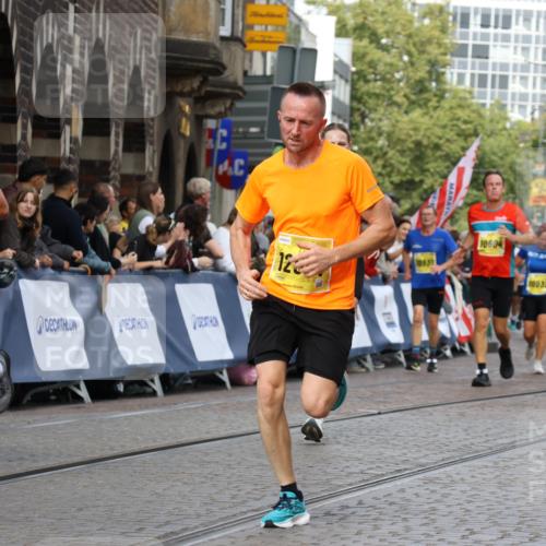 13.09.2026 - 21. swb-Marathon Bremen Strokosch-Dieckow http://msf.ph/oto/10360432 13.09.2026 10:58:06 Ziel 10078, 10460, 10565, 10707, 10728, 11153, 11245, 11532, 11568, 11824, 11856, 12222, 12228, 12231, 12264, 12427, 12551, 12555, 10249, 10494, 10530, 10673, 10750, 10798, 10828, 10914, 11120, 11131, 11202, 11295, 11388, 11403, 11420, 11750, 11752, 11884, 11906, 11952, 12017, 12092, 12386, 12387, 12441, 12482 meine-sportfotos.de