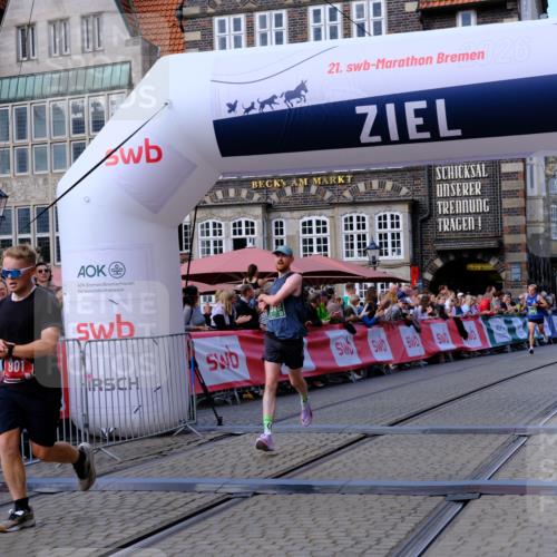 13.09.2026 - 21. swb-Marathon Bremen Tim E. http://msf.ph/oto/10360460 13.09.2026 12:57:32 Ziel 850, 3368, 5912 meine-sportfotos.de