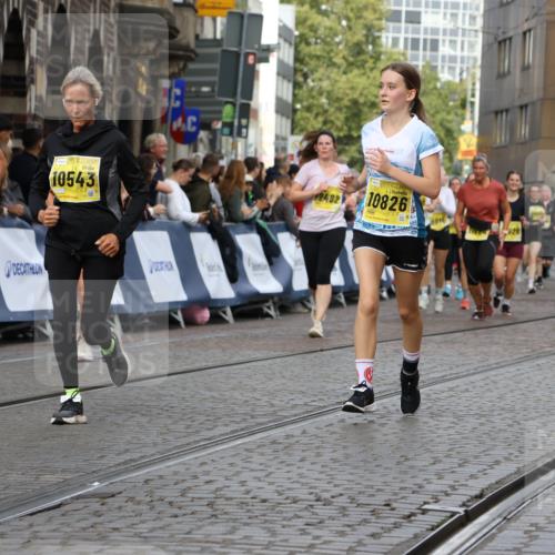 13.09.2026 - 21. swb-Marathon Bremen Strokosch-Dieckow http://msf.ph/oto/10360751 13.09.2026 10:58:12 Ziel 10078, 10460, 10559, 10565, 10707, 10728, 11136, 11153, 11332, 11532, 11568, 11824, 11856, 11863, 12228, 12231, 12264, 12427, 12551, 12555, 10249, 10530, 10750, 10798, 11004, 11120, 11131, 11152, 11202, 11388, 11403, 11420, 11455, 11686, 11750, 11906, 11952, 11953, 12017, 12092, 12386, 12387, 12518 meine-sportfotos.de