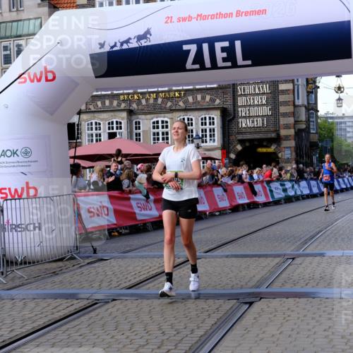 13.09.2026 - 21. swb-Marathon Bremen Tim E. http://msf.ph/oto/10360844 13.09.2026 12:57:56 Ziel 919, 2986, 4795, 6264 meine-sportfotos.de