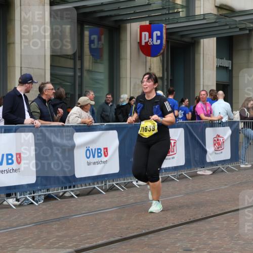 13.09.2026 - 21. swb-Marathon Bremen Strokosch-Dieckow http://msf.ph/oto/10361018 13.09.2026 11:21:41 Ziel 11639, 11698, 12157, 12211, 11104, 11262, 11780, 11821 meine-sportfotos.de