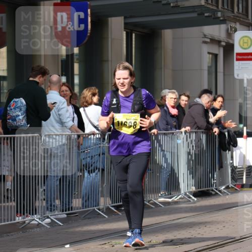 13.09.2026 - 21. swb-Marathon Bremen Strokosch-Dieckow http://msf.ph/oto/10361121 13.09.2026 11:21:48 Ziel 11639, 11698, 12157, 12211, 11104, 11639, 11821 meine-sportfotos.de