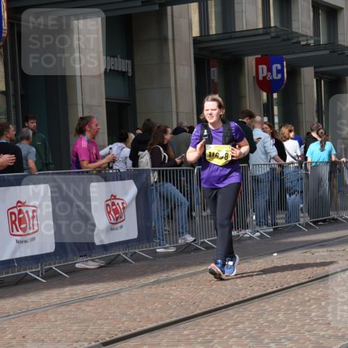 13.09.2026 - 21. swb-Marathon Bremen Strokosch-Dieckow http://msf.ph/oto/10361153 13.09.2026 11:21:49 Ziel 11698, 12157, 12211, 11104, 11639, 11821 meine-sportfotos.de