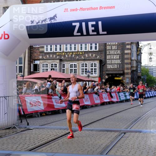 13.09.2026 - 21. swb-Marathon Bremen Tim E. http://msf.ph/oto/10361171 13.09.2026 12:58:47 Ziel 346, 1472, 2049, 5672, 6198, 8311, 8394 meine-sportfotos.de