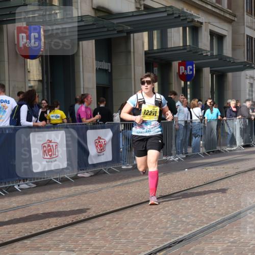13.09.2026 - 21. swb-Marathon Bremen Strokosch-Dieckow http://msf.ph/oto/10361248 13.09.2026 11:21:52 Ziel 11698, 12157, 12211, 11104, 11639 meine-sportfotos.de