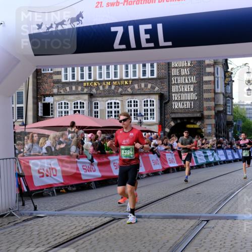 13.09.2026 - 21. swb-Marathon Bremen Tim E. http://msf.ph/oto/10361297 13.09.2026 12:58:50 Ziel 346, 2049, 5672, 6198, 8311, 8394 meine-sportfotos.de