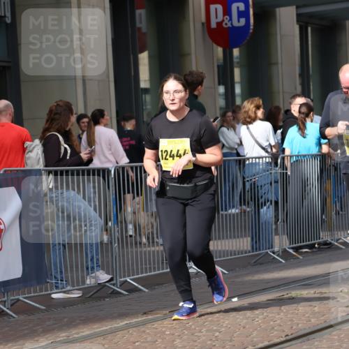 13.09.2026 - 21. swb-Marathon Bremen Strokosch-Dieckow http://msf.ph/oto/10361372 13.09.2026 11:22:06 Ziel 10710, 10968, 11423, 11579, 12444, 11639, 11698, 12157, 12211 meine-sportfotos.de