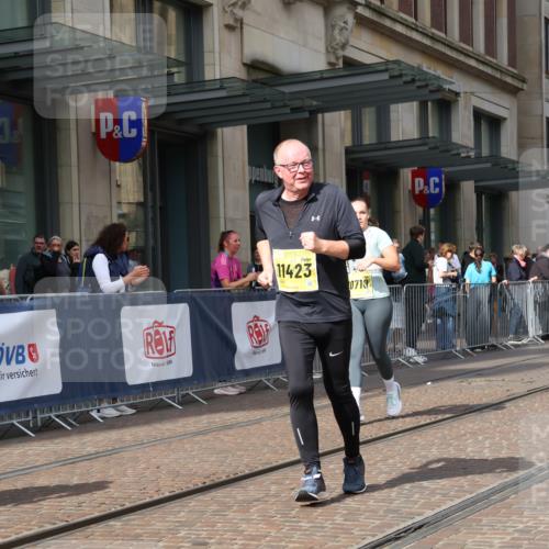 13.09.2026 - 21. swb-Marathon Bremen Strokosch-Dieckow http://msf.ph/oto/10361495 13.09.2026 11:22:10 Ziel 10710, 10968, 11423, 11579, 12444, 11639, 11698, 12157, 12211 meine-sportfotos.de