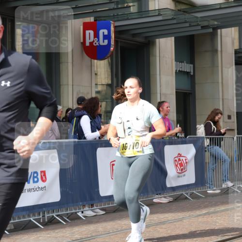 13.09.2026 - 21. swb-Marathon Bremen Strokosch-Dieckow http://msf.ph/oto/10361544 13.09.2026 11:22:11 Ziel 10710, 10968, 11423, 11579, 12444, 11639, 11698, 12157, 12211 meine-sportfotos.de