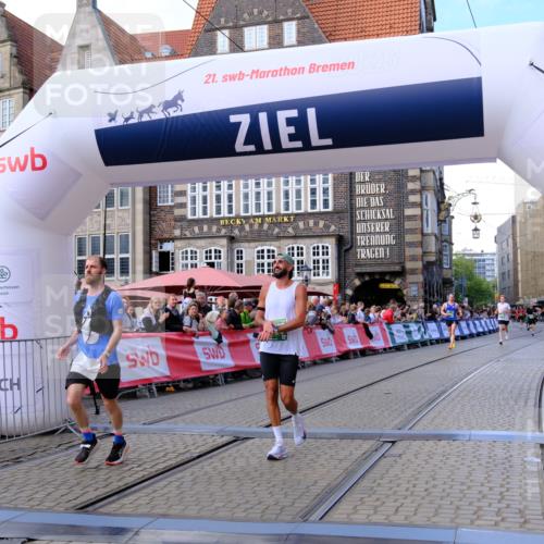 13.09.2026 - 21. swb-Marathon Bremen Tim E. http://msf.ph/oto/10361558 13.09.2026 12:59:09 Ziel 1118, 1576, 3624, 4847, 6929, 8065, 8994, 9329 meine-sportfotos.de