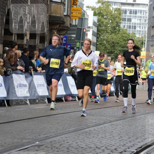 13.09.2026 - 21. swb-Marathon Bremen Strokosch-Dieckow http://msf.ph/oto/10361613 13.09.2026 10:58:27 Ziel 10249, 10494, 10530, 10543, 10559, 10604, 10673, 10750, 10798, 10826, 10828, 10903, 10914, 10931, 10932, 11120, 11131, 11136, 11295, 11332, 11388, 11420, 11752, 11863, 11884, 11952, 12017, 12386, 12387, 12441, 12482, 10878, 10879, 11030, 11189, 11384, 11743, 11955, 12180, 12237, 12320, 12499, 12505 meine-sportfotos.de