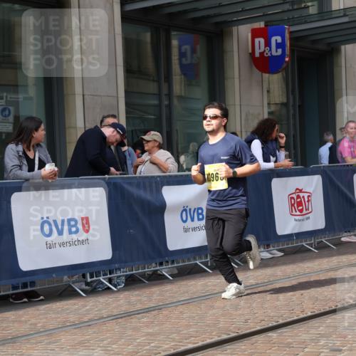 13.09.2026 - 21. swb-Marathon Bremen Strokosch-Dieckow http://msf.ph/oto/10361746 13.09.2026 11:22:20 Ziel 10710, 10968, 11574, 11579, 10968, 11423, 11579, 11698, 12157, 12444 meine-sportfotos.de