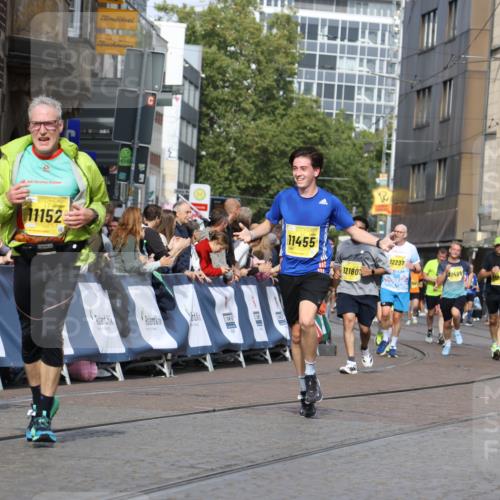 13.09.2026 - 21. swb-Marathon Bremen Strokosch-Dieckow http://msf.ph/oto/10361782 13.09.2026 10:58:32 Ziel 10249, 10494, 10530, 10543, 10604, 10673, 10750, 10798, 10826, 10828, 10903, 10914, 10931, 10932, 11120, 11131, 11202, 11295, 11388, 11403, 11420, 11750, 11752, 11884, 11906, 11952, 12017, 12092, 12386, 12387, 12441, 12482, 11030, 11189, 11228, 11488, 11743, 11955, 12237, 12320, 12505 meine-sportfotos.de