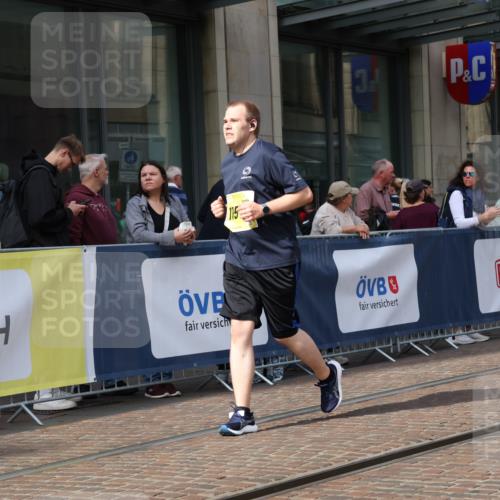 13.09.2026 - 21. swb-Marathon Bremen Strokosch-Dieckow http://msf.ph/oto/10361883 13.09.2026 11:22:33 Ziel 11574, 12083, 10710, 10968, 11423, 11579, 12444 meine-sportfotos.de