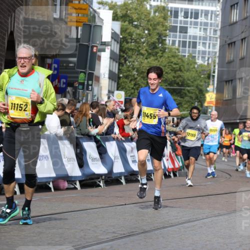 13.09.2026 - 21. swb-Marathon Bremen Strokosch-Dieckow http://msf.ph/oto/10361886 13.09.2026 10:58:32 Ziel 10249, 10494, 10530, 10543, 10604, 10673, 10750, 10798, 10826, 10828, 10903, 10914, 10931, 10932, 11120, 11131, 11202, 11295, 11388, 11403, 11420, 11750, 11752, 11884, 11906, 11952, 12017, 12092, 12386, 12387, 12441, 12482, 11030, 11189, 11228, 11488, 11743, 11955, 12237, 12320, 12505 meine-sportfotos.de