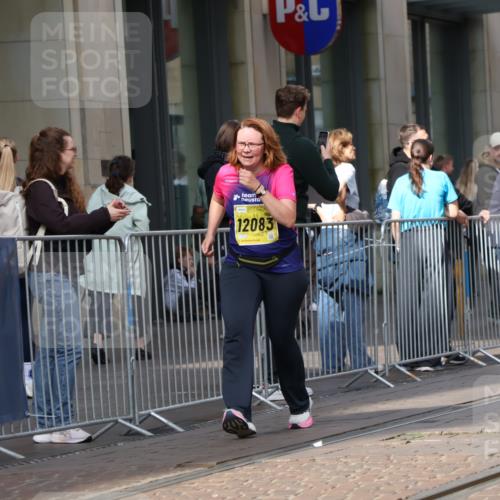 13.09.2026 - 21. swb-Marathon Bremen Strokosch-Dieckow http://msf.ph/oto/10361895 13.09.2026 11:22:39 Ziel 11574, 12083, 10710, 10968, 11423, 11579, 12444 meine-sportfotos.de