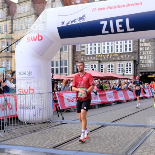 13.09.2026 - 21. swb-Marathon Bremen Tim E. http://msf.ph/oto/10361965 13.09.2026 12:59:26 Ziel 658, 1118, 1508, 1751, 1993, 3584, 3688, 4399, 6991, 8383, 8994, 9120, 9329 meine-sportfotos.de
