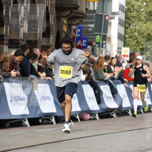 13.09.2026 - 21. swb-Marathon Bremen Strokosch-Dieckow http://msf.ph/oto/10361988 13.09.2026 10:58:38 Ziel 10249, 10494, 10530, 10673, 10750, 10798, 10828, 10914, 11004, 11120, 11131, 11152, 11202, 11295, 11388, 11403, 11420, 11455, 11686, 11750, 11752, 11884, 11906, 11952, 11953, 12017, 12092, 12386, 12387, 12441, 12482, 12518, 10254, 10485, 10794, 10832, 10948, 11228, 11488, 11743, 12176, 12414 meine-sportfotos.de