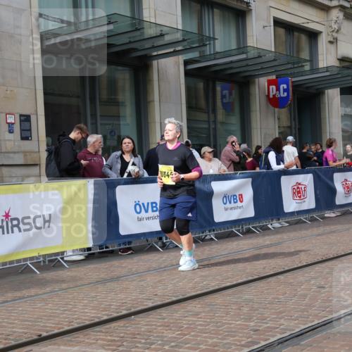 13.09.2026 - 21. swb-Marathon Bremen Strokosch-Dieckow http://msf.ph/oto/10362017 13.09.2026 11:22:59 Ziel 10349, 10754, 10925, 11266, 11663, 12340, 11574, 12083 meine-sportfotos.de