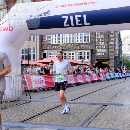 13.09.2026 - 21. swb-Marathon Bremen Tim E. http://msf.ph/oto/10362096 13.09.2026 12:59:32 Ziel 658, 1248, 1508, 1751, 1800, 1993, 2651, 3584, 3688, 4096, 4399, 6991, 8383, 9533 meine-sportfotos.de