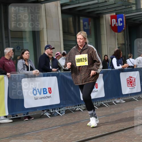 13.09.2026 - 21. swb-Marathon Bremen Strokosch-Dieckow http://msf.ph/oto/10362125 13.09.2026 11:23:06 Ziel 10349, 10754, 10925, 11266, 11663, 12340, 12440, 11574, 12083 meine-sportfotos.de