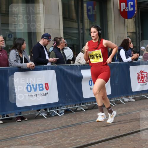 13.09.2026 - 21. swb-Marathon Bremen Strokosch-Dieckow http://msf.ph/oto/10362253 13.09.2026 11:23:10 Ziel 10754, 10925, 11266, 11663, 12340, 12440, 10349, 12083 meine-sportfotos.de