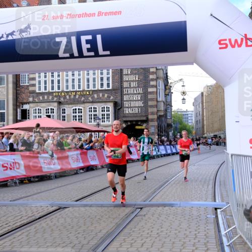 13.09.2026 - 21. swb-Marathon Bremen Tim E. http://msf.ph/oto/10362263 13.09.2026 12:59:40 Ziel 658, 1248, 1508, 1751, 1800, 1993, 2651, 3251, 4096, 8383, 9533 meine-sportfotos.de