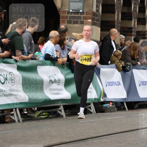 13.09.2026 - 21. swb-Marathon Bremen Strokosch-Dieckow http://msf.ph/oto/10362514 13.09.2026 10:58:52 Ziel 10878, 10879, 11004, 11030, 11152, 11189, 11384, 11403, 11455, 11686, 11750, 11953, 11955, 12180, 12237, 12320, 12499, 12505, 12518, 10383, 10415, 10427, 10477, 10787, 10843, 11034, 11267, 11278, 11602, 11913, 12015, 12127, 12130, 12131, 12271, 12297, 12414 meine-sportfotos.de