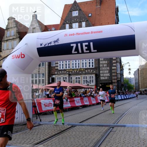13.09.2026 - 21. swb-Marathon Bremen Tim E. http://msf.ph/oto/10362609 13.09.2026 13:00:09 Ziel 807, 1320, 1485, 6557, 8850, 9153 meine-sportfotos.de
