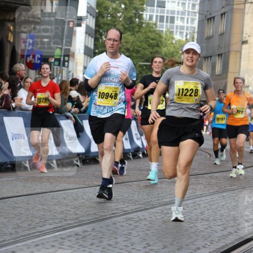 13.09.2026 - 21. swb-Marathon Bremen Strokosch-Dieckow http://msf.ph/oto/10362628 13.09.2026 10:58:54 Ziel 10878, 10879, 11004, 11030, 11152, 11189, 11384, 11455, 11488, 11686, 11743, 11953, 11955, 12180, 12237, 12320, 12499, 12505, 12518, 10383, 10415, 10427, 10477, 10668, 10787, 10843, 11034, 11267, 11278, 11602, 11913, 12015, 12127, 12131, 12200, 12271, 12297 meine-sportfotos.de