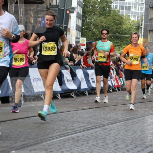 13.09.2026 - 21. swb-Marathon Bremen Strokosch-Dieckow http://msf.ph/oto/10362751 13.09.2026 10:58:56 Ziel 10878, 10879, 11004, 11030, 11189, 11228, 11384, 11488, 11743, 11955, 12180, 12237, 12320, 12499, 12505, 10383, 10415, 10427, 10477, 10668, 10843, 11034, 11602, 11913, 12015, 12127, 12131, 12200, 12271, 12297 meine-sportfotos.de