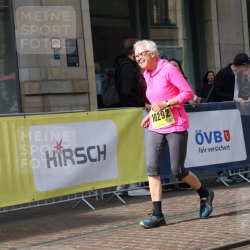 13.09.2026 - 21. swb-Marathon Bremen Strokosch-Dieckow http://msf.ph/oto/10362754 13.09.2026 11:23:35 Ziel 10292, 10413, 10970, 10754, 10925, 11266, 11663, 12340, 12440 meine-sportfotos.de