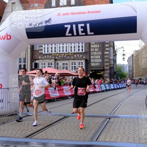 13.09.2026 - 21. swb-Marathon Bremen Tim E. http://msf.ph/oto/10362897 13.09.2026 13:00:28 Ziel 603, 671, 735, 912, 1571, 1758, 1911, 1930, 7015, 7170, 8689 meine-sportfotos.de