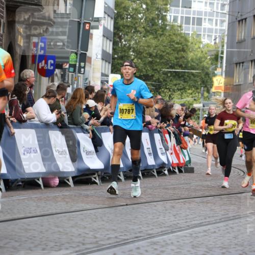13.09.2026 - 21. swb-Marathon Bremen Strokosch-Dieckow http://msf.ph/oto/10362911 13.09.2026 10:59:00 Ziel 10485, 10832, 10878, 10879, 10948, 11030, 11189, 11228, 11384, 11488, 11743, 11955, 12180, 12237, 12320, 12499, 12505, 10415, 10427, 10668, 11086, 11125, 11301, 11302, 11913, 12015, 12118, 12200, 12297, 12541 meine-sportfotos.de