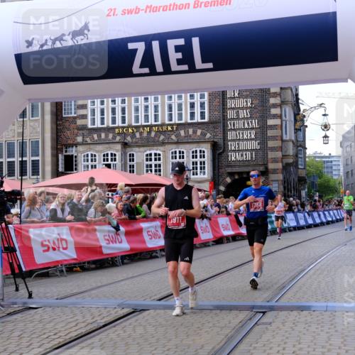13.09.2026 - 21. swb-Marathon Bremen Tim E. http://msf.ph/oto/10363352 13.09.2026 13:00:53 Ziel 371, 453, 1136, 1550, 1754, 2141, 4904 meine-sportfotos.de