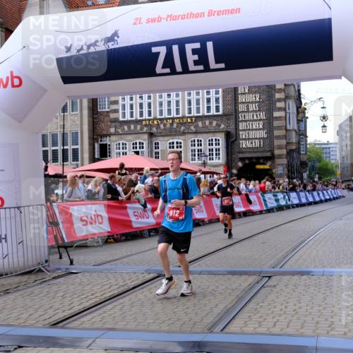13.09.2026 - 21. swb-Marathon Bremen Tim E. http://msf.ph/oto/10363527 13.09.2026 13:01:02 Ziel 371, 453, 1136, 2141, 4904, 8749, 9849 meine-sportfotos.de