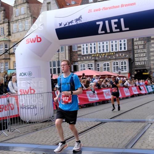 13.09.2026 - 21. swb-Marathon Bremen Tim E. http://msf.ph/oto/10363600 13.09.2026 13:01:03 Ziel 371, 453, 2141, 4904, 8749, 9849 meine-sportfotos.de
