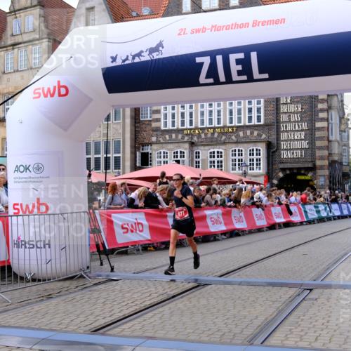 13.09.2026 - 21. swb-Marathon Bremen Tim E. http://msf.ph/oto/10363619 13.09.2026 13:01:03 Ziel 371, 453, 2141, 4904, 8749, 9849 meine-sportfotos.de
