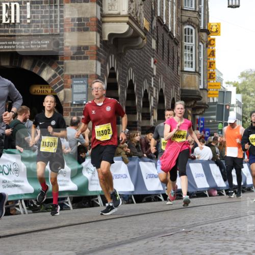 13.09.2026 - 21. swb-Marathon Bremen Strokosch-Dieckow http://msf.ph/oto/10363720 13.09.2026 10:59:23 Ziel 10383, 10415, 10427, 10477, 10668, 10787, 10843, 11034, 11267, 11278, 11602, 11913, 12015, 12118, 12127, 12130, 12131, 12200, 12271, 12297, 12414, 10147, 10377, 10745, 10922, 11151, 11207, 11519, 11594, 11873, 12295, 12481, 12527 meine-sportfotos.de