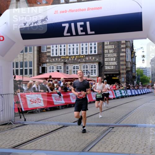 13.09.2026 - 21. swb-Marathon Bremen Tim E. http://msf.ph/oto/10363815 13.09.2026 13:01:28 Ziel 1411, 1619, 3019, 4328, 5663 meine-sportfotos.de