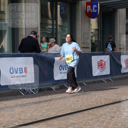 13.09.2026 - 21. swb-Marathon Bremen Strokosch-Dieckow http://msf.ph/oto/10363898 13.09.2026 11:26:34 Ziel 10573, 11254, 11851, 12377, 12408, 10667, 11538 meine-sportfotos.de