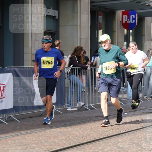 13.09.2026 - 21. swb-Marathon Bremen Strokosch-Dieckow http://msf.ph/oto/10364028 13.09.2026 11:26:37 Ziel 10573, 11254, 11851, 12377, 12408, 10667, 11538 meine-sportfotos.de