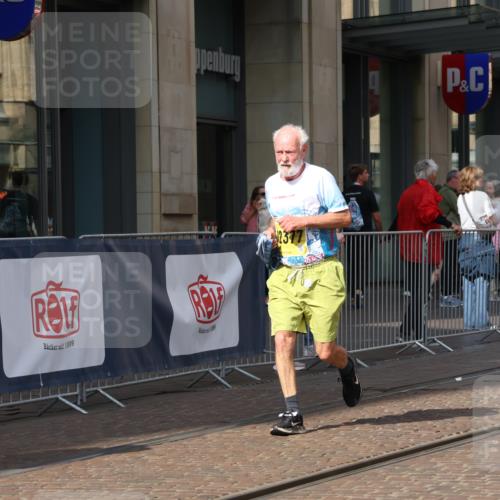 13.09.2026 - 21. swb-Marathon Bremen Strokosch-Dieckow http://msf.ph/oto/10364312 13.09.2026 11:26:42 Ziel 10573, 11254, 11851, 12377, 12408, 10573, 10667, 11538 meine-sportfotos.de