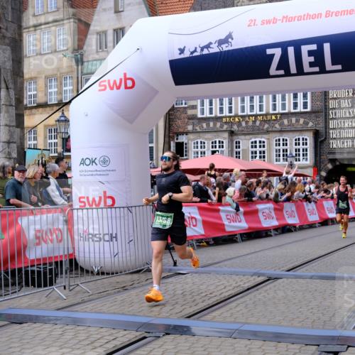 13.09.2026 - 21. swb-Marathon Bremen Tim E. http://msf.ph/oto/10364319 13.09.2026 13:02:00 Ziel 1614, 4696, 5369, 7950, 9137, 13063, 13168 meine-sportfotos.de